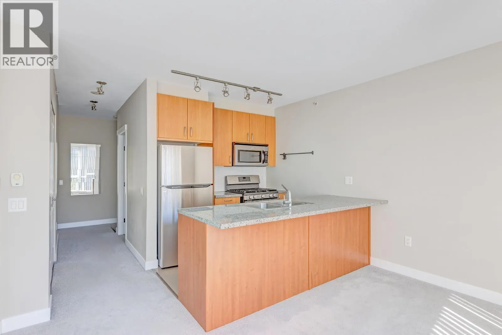 307 9222 UNIVERSITY CRESCENT