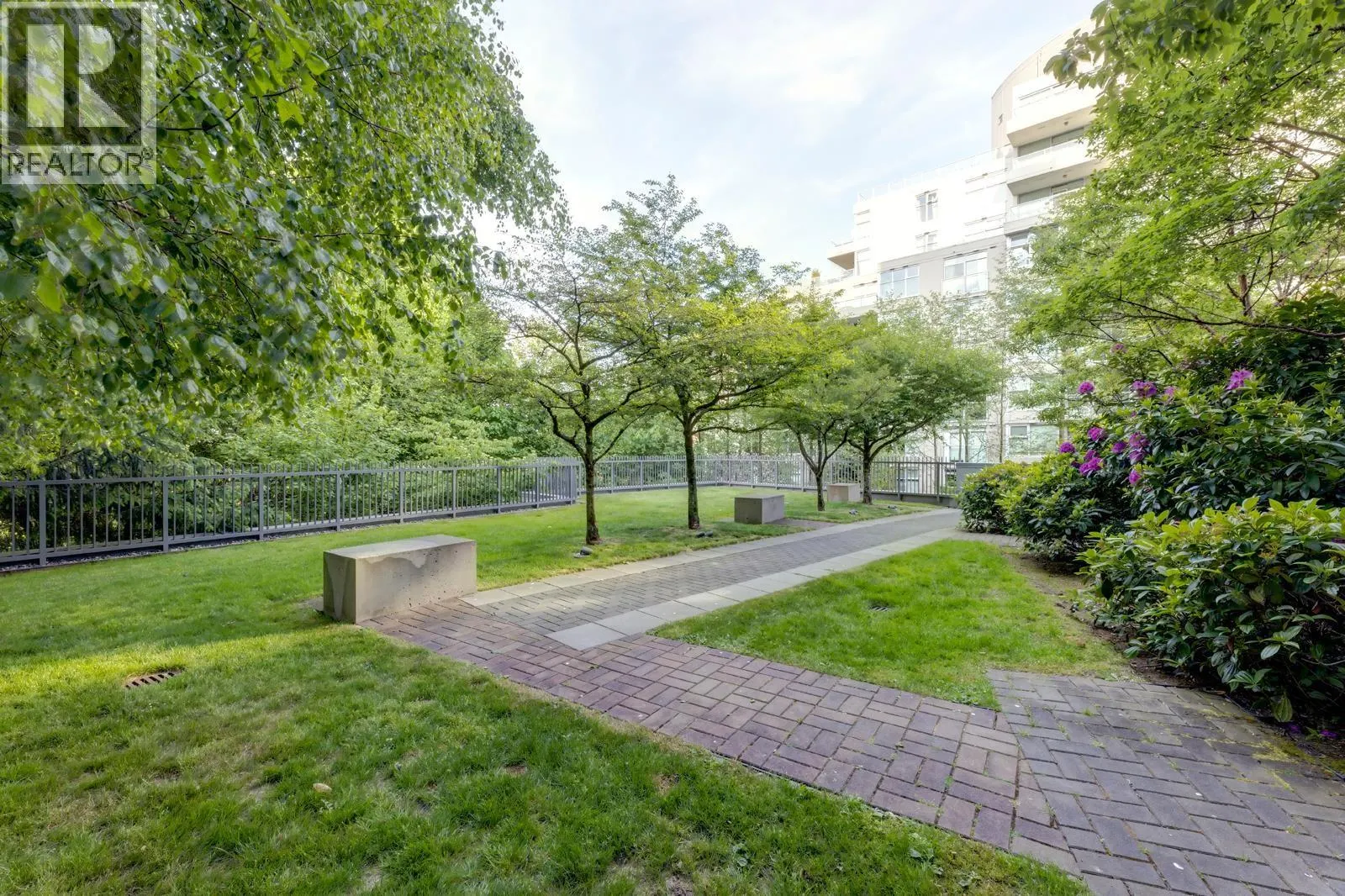 307 9222 UNIVERSITY CRESCENT