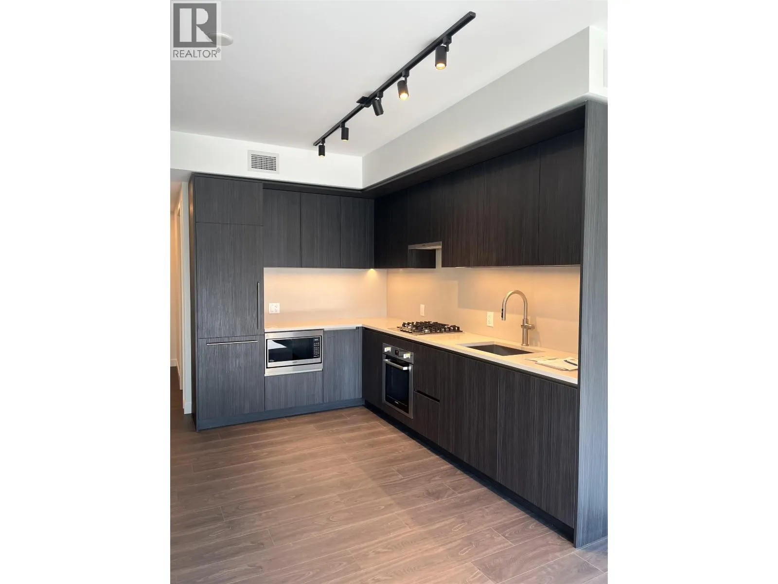 1501 5987 WILSON AVENUE