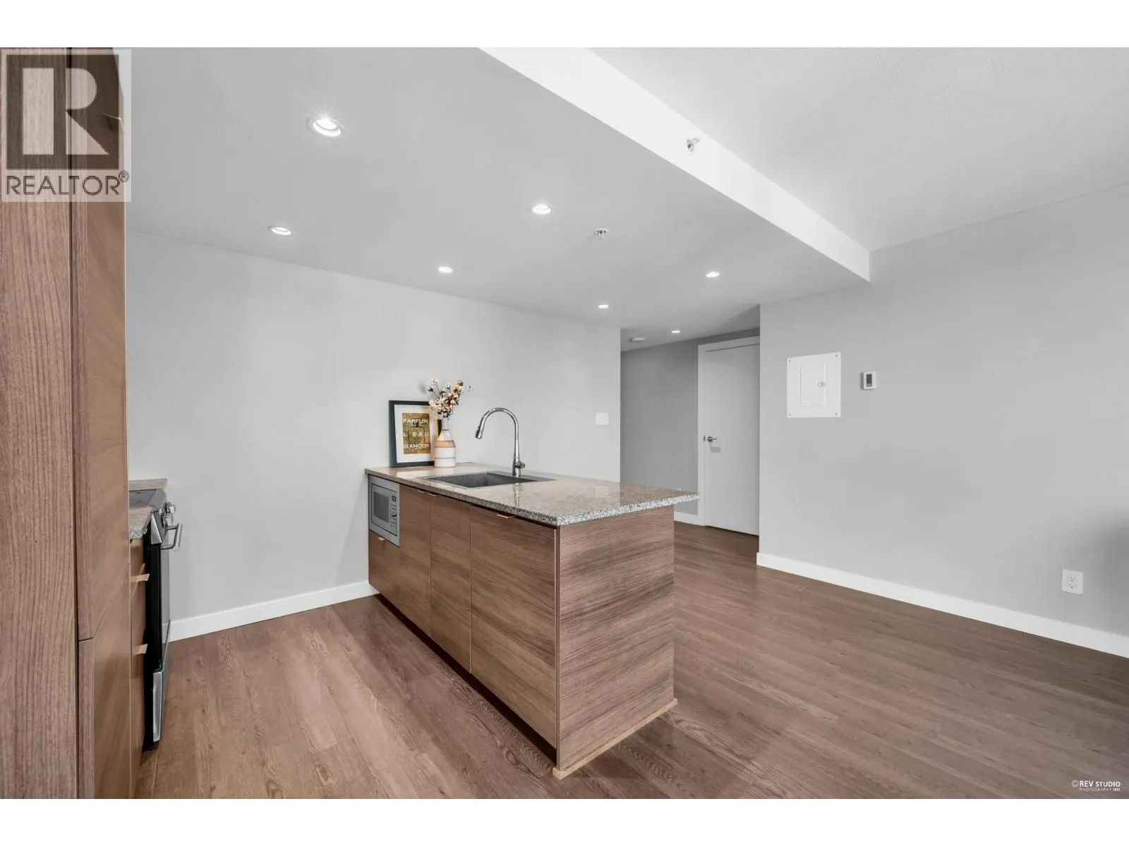 3207 488 SW MARINE DRIVE