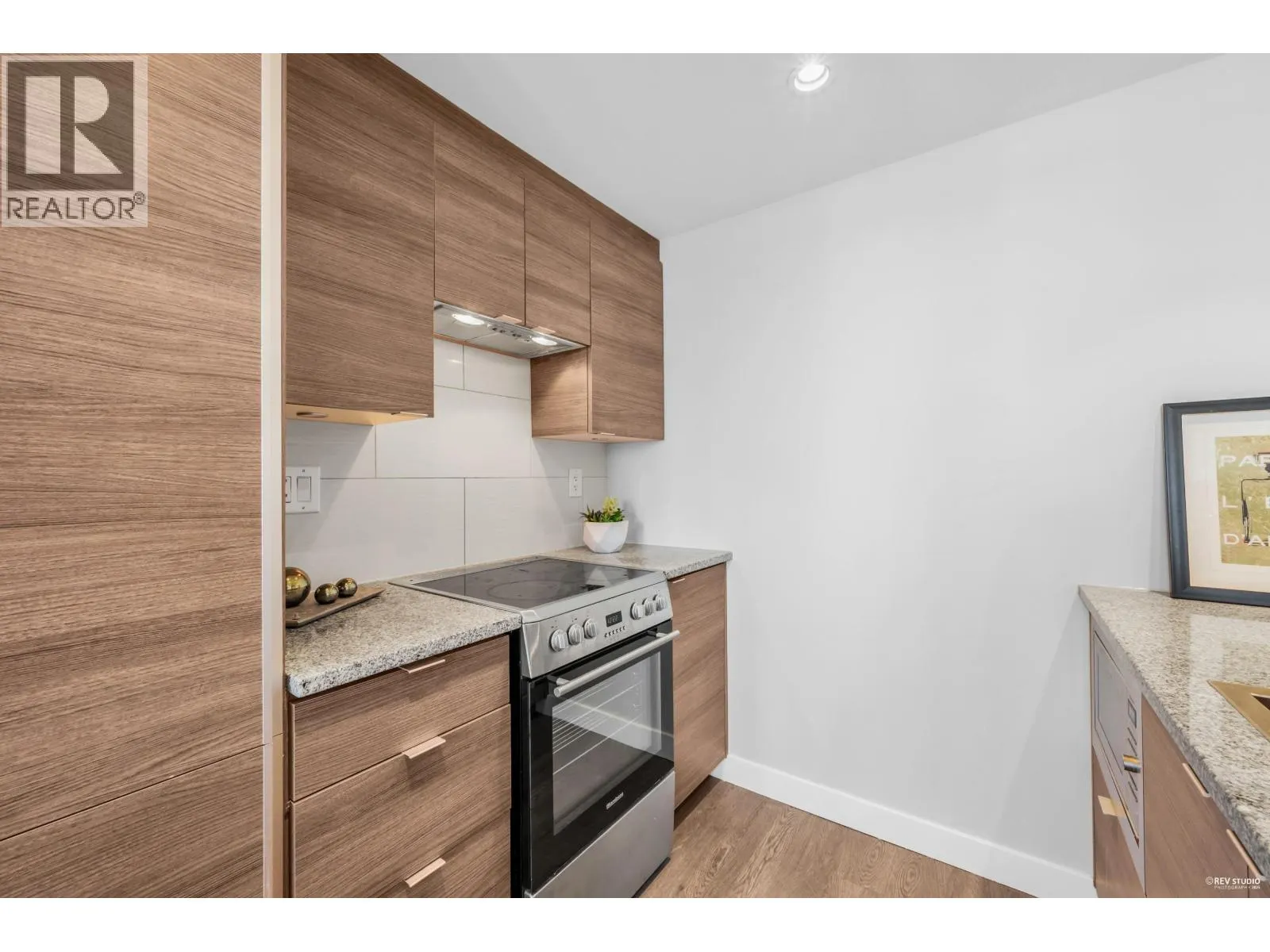3207 488 SW MARINE DRIVE