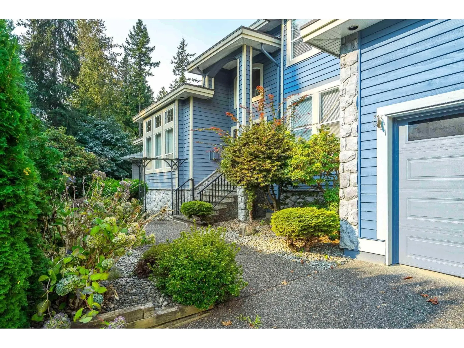 6779 CHATEAU COURT