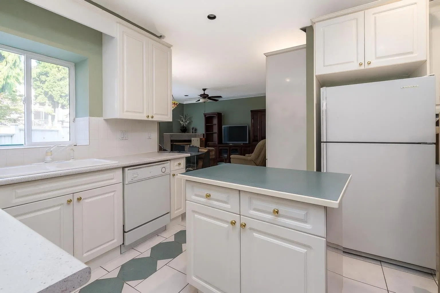 6779 CHATEAU COURT