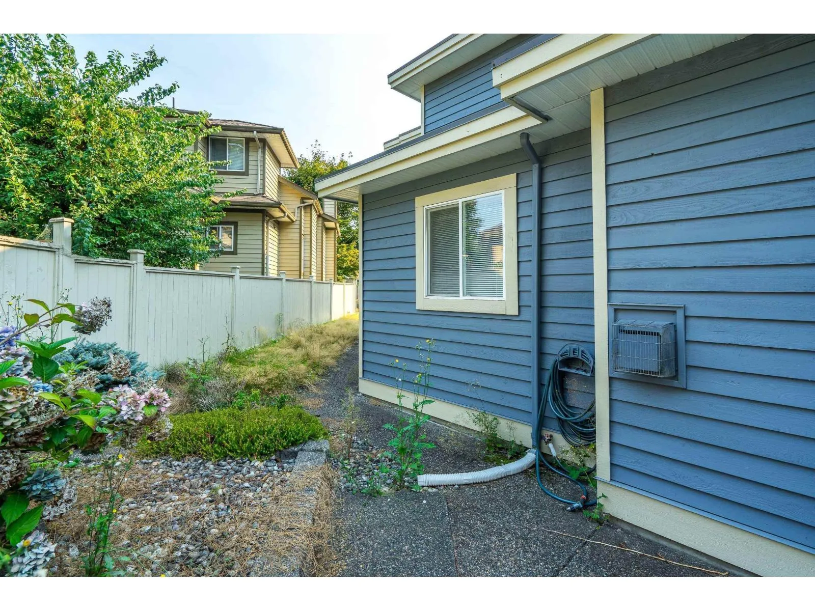 6779 CHATEAU COURT