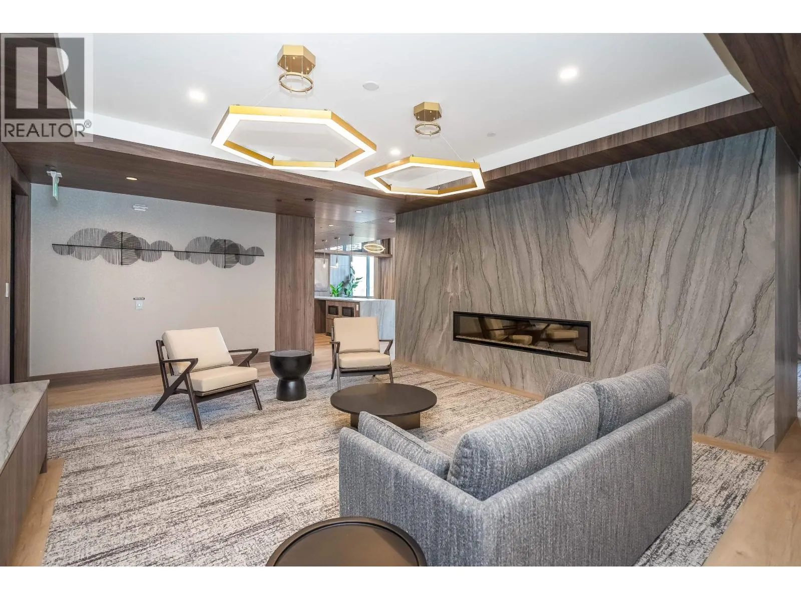 2707 4168 LOUGHEED HIGHWAY