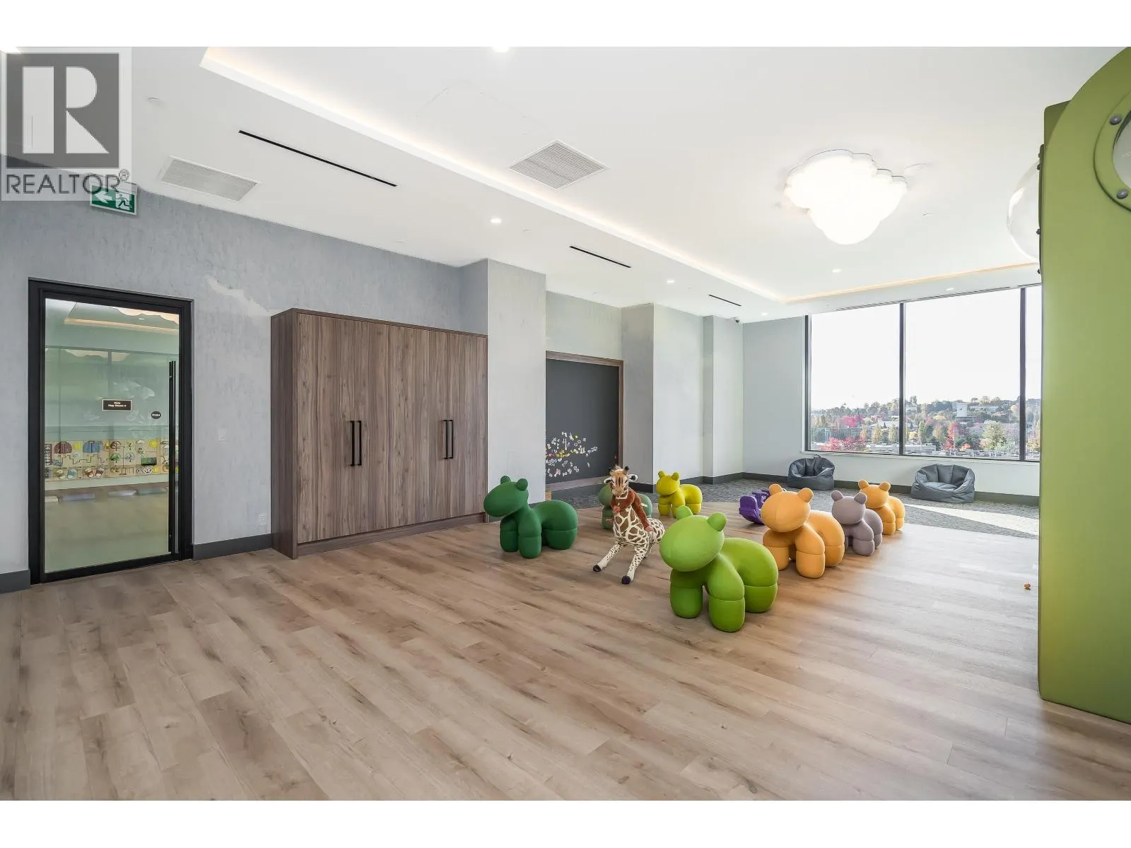 2707 4168 LOUGHEED HIGHWAY