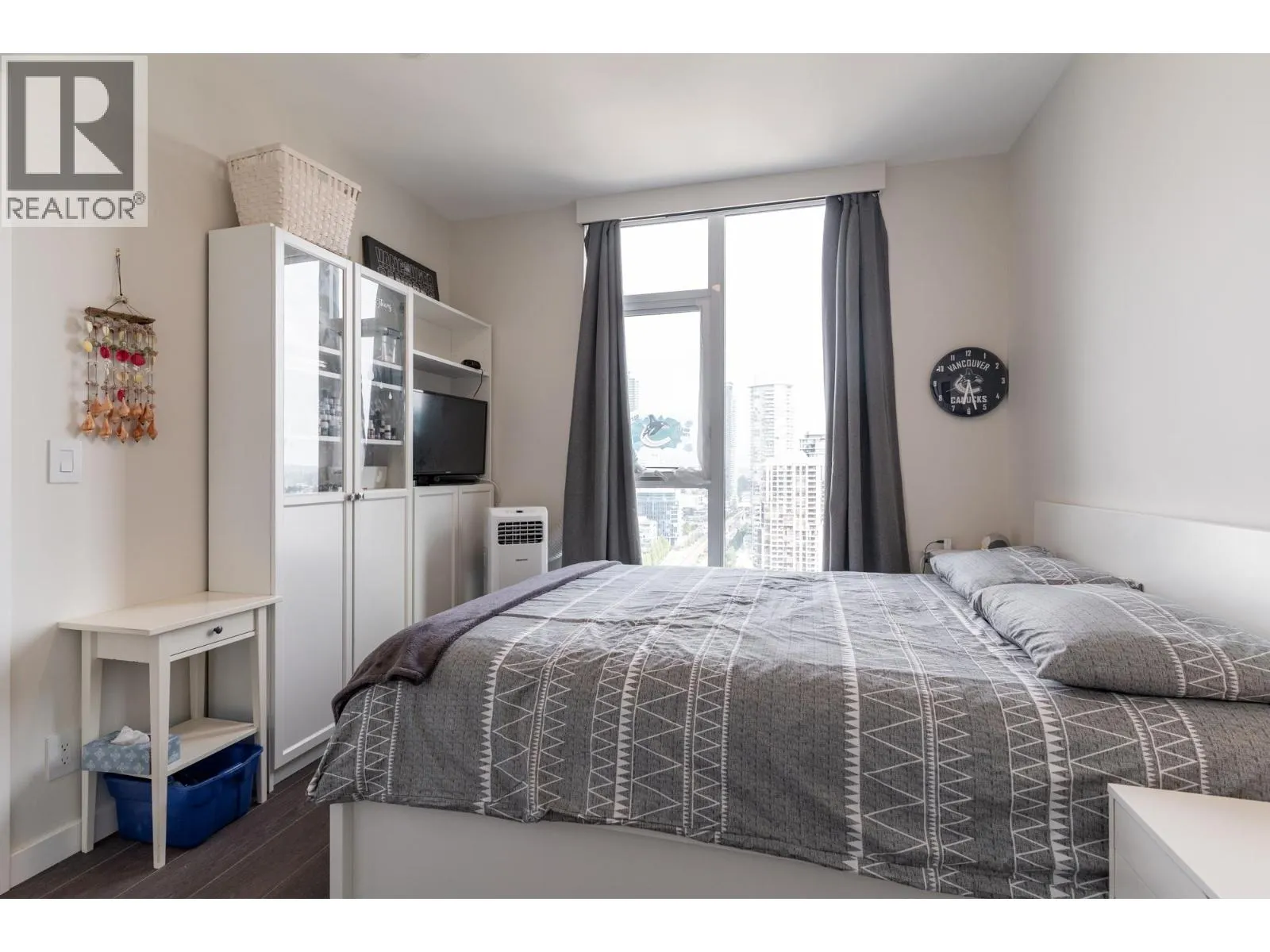 2707 4168 LOUGHEED HIGHWAY