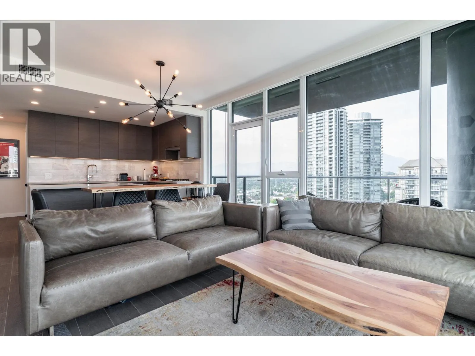 2707 4168 LOUGHEED HIGHWAY