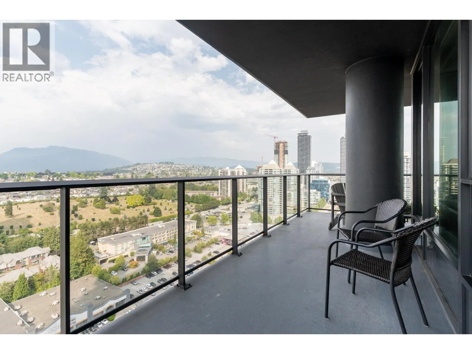 2707 4168 LOUGHEED HIGHWAY