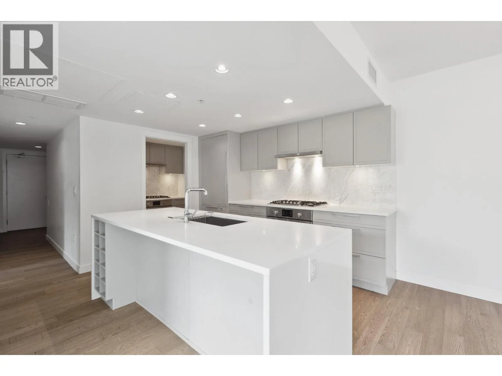 223 7828 GRANVILLE STREET