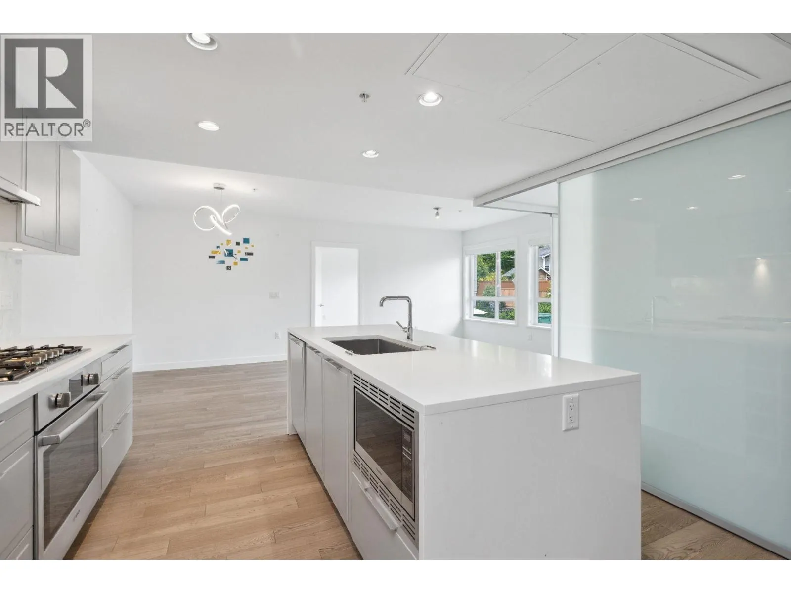 223 7828 GRANVILLE STREET