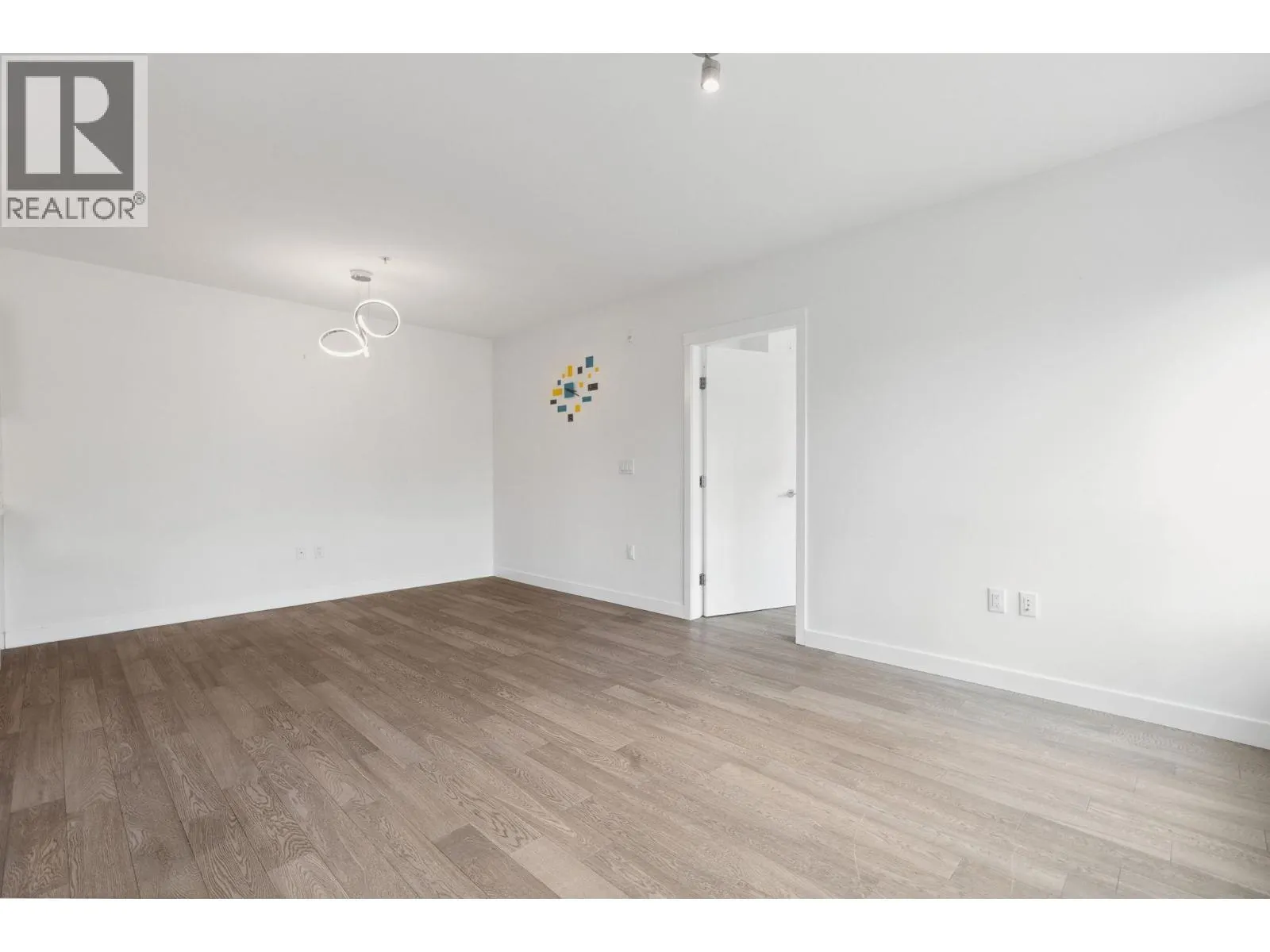 223 7828 GRANVILLE STREET