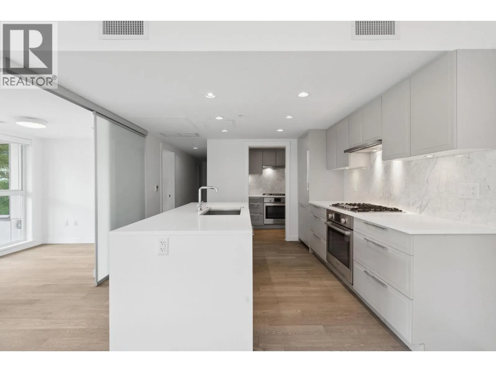223 7828 GRANVILLE STREET