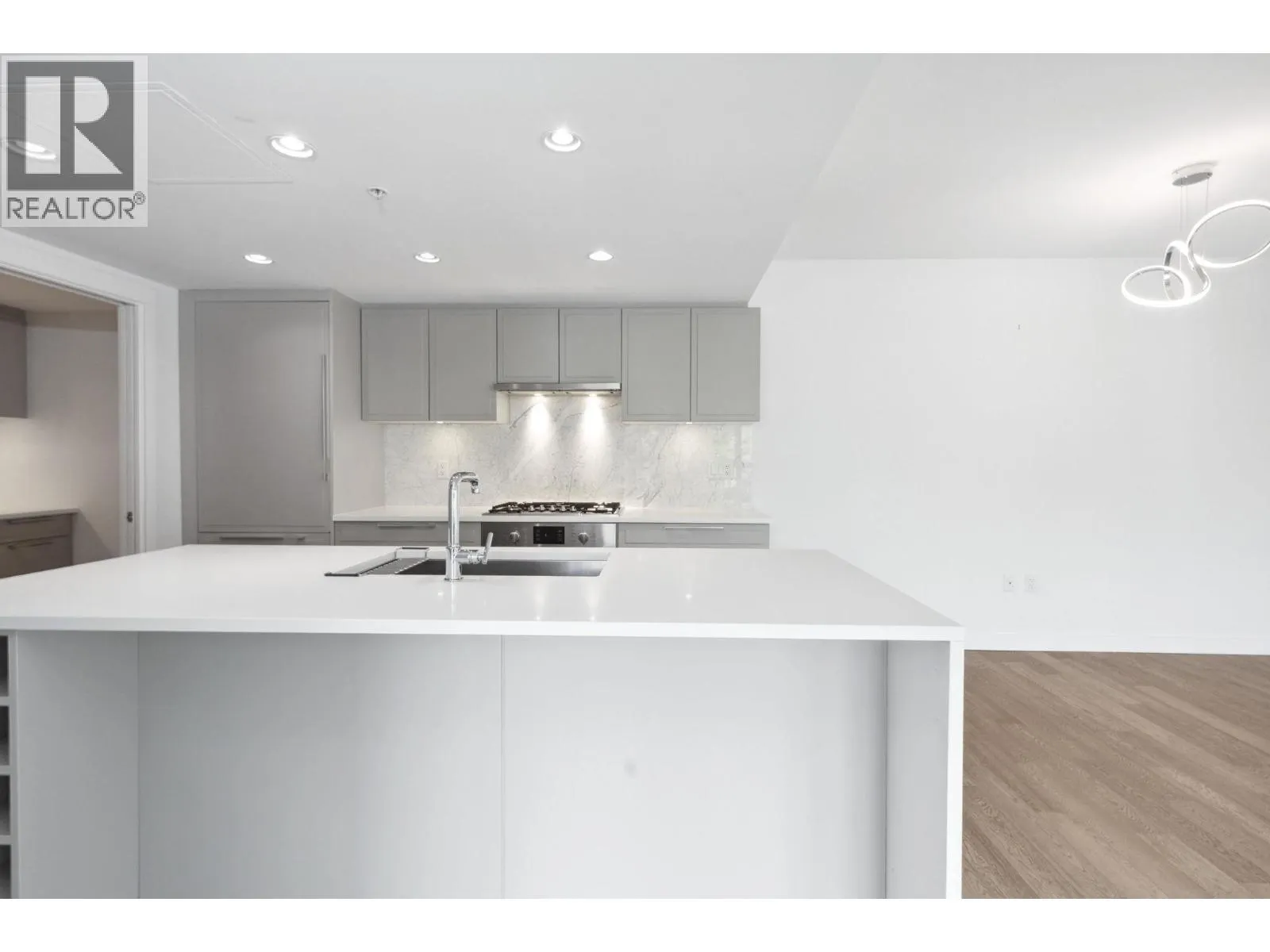 223 7828 GRANVILLE STREET