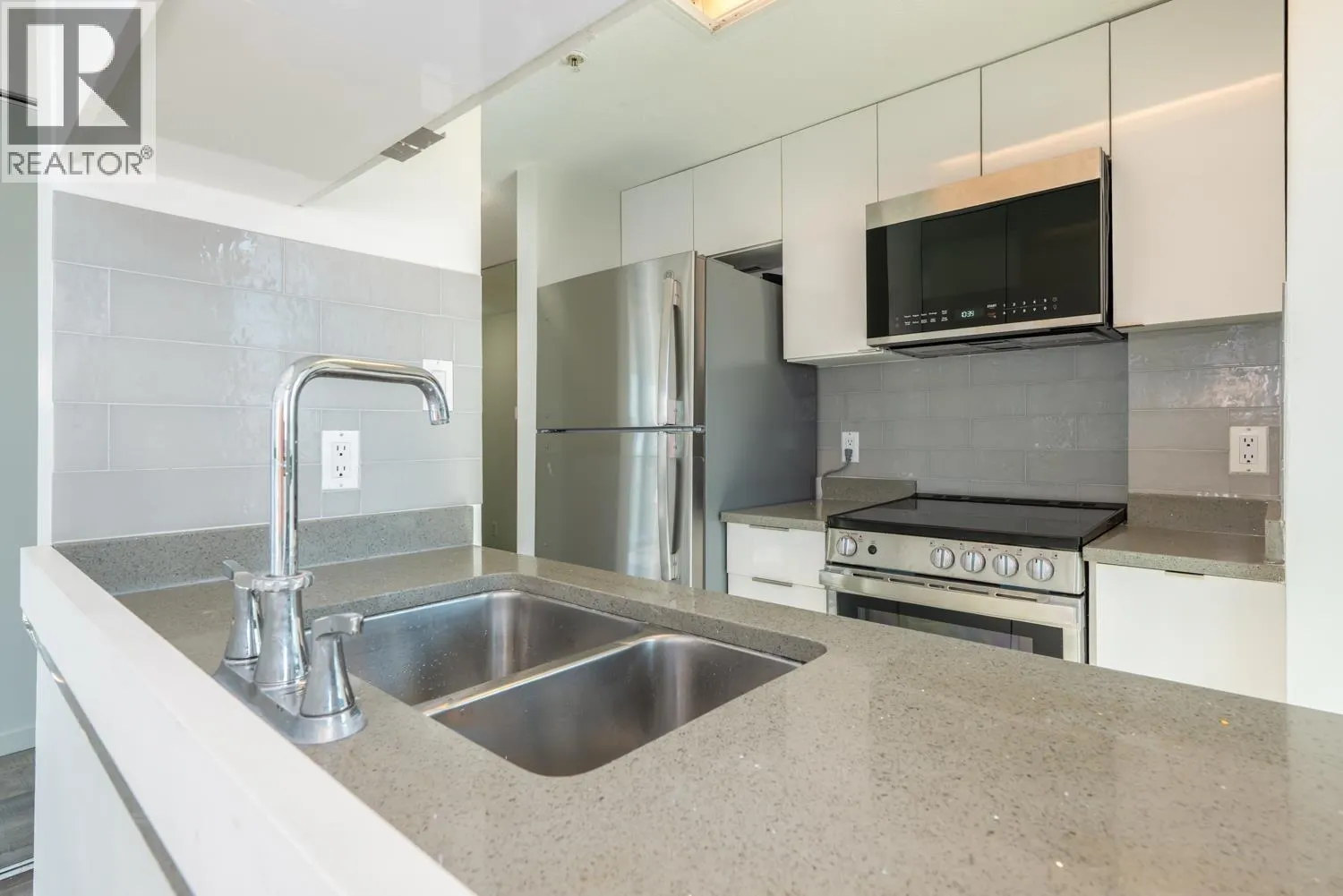 1504 1188 HOWE STREET