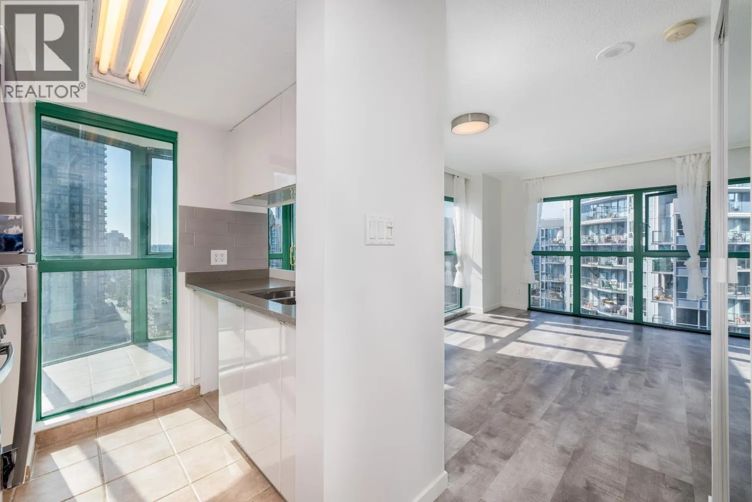 1504 1188 HOWE STREET