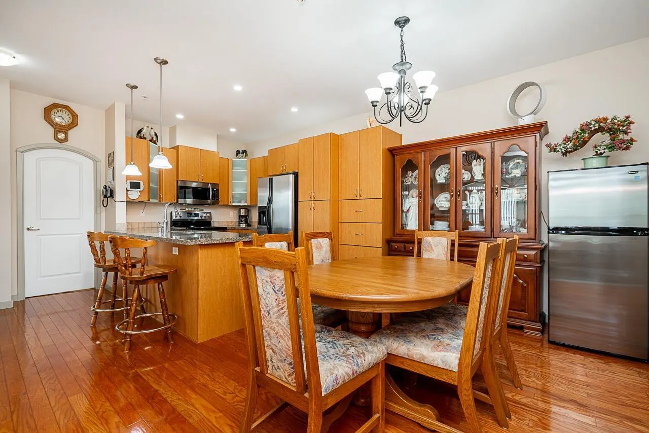 311 33485 SOUTH FRASER WAY