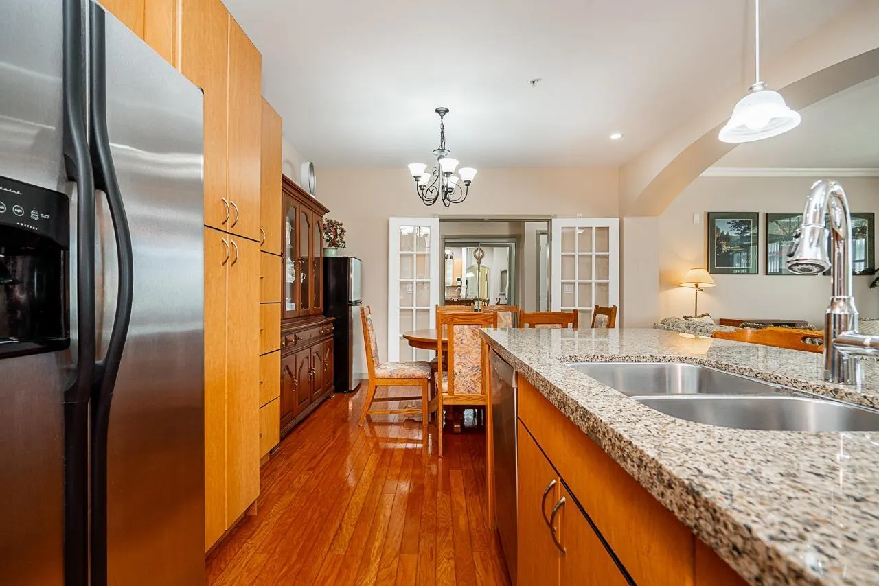311 33485 SOUTH FRASER WAY