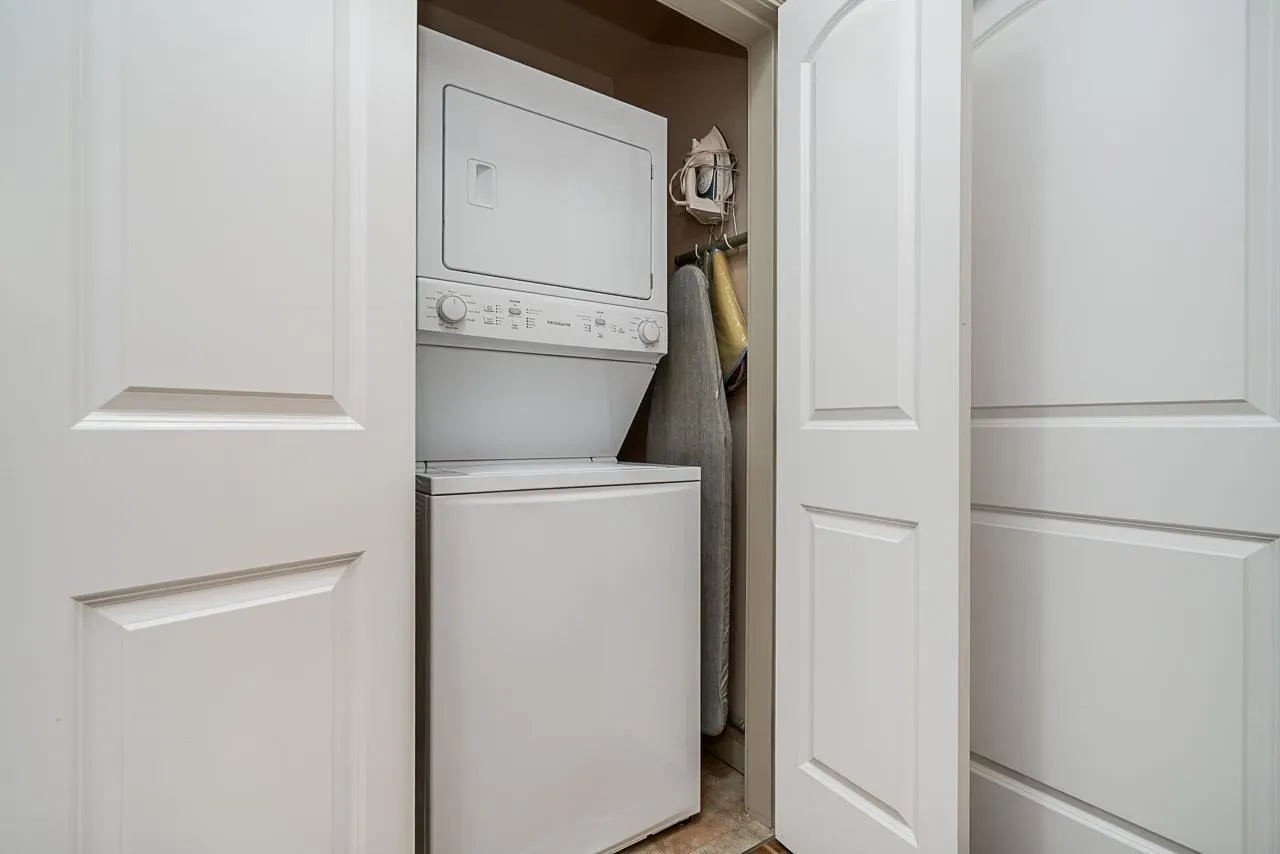 311 33485 SOUTH FRASER WAY