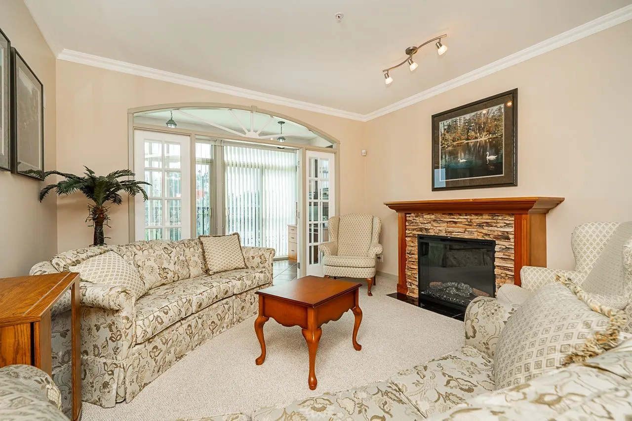 311 33485 SOUTH FRASER WAY