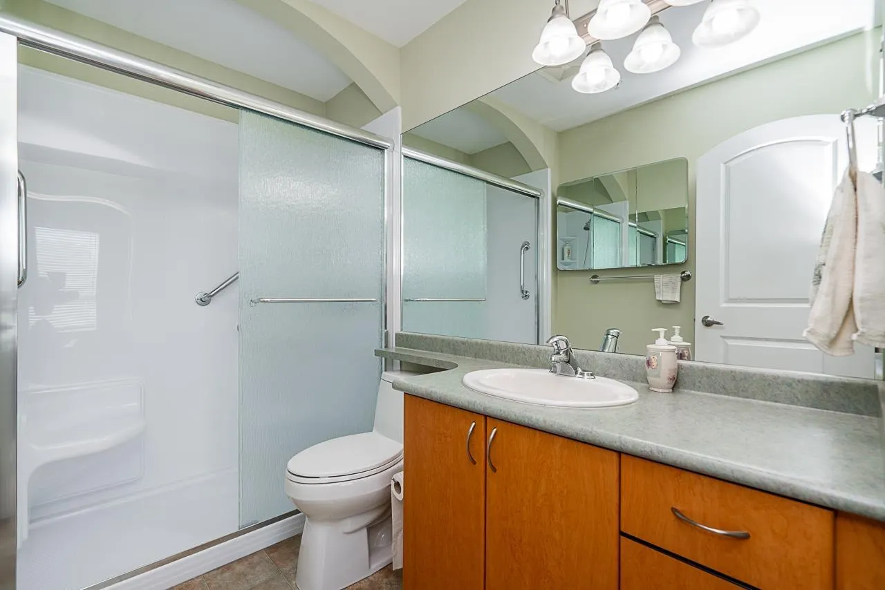 311 33485 SOUTH FRASER WAY