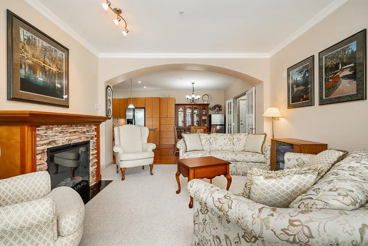 311 33485 SOUTH FRASER WAY