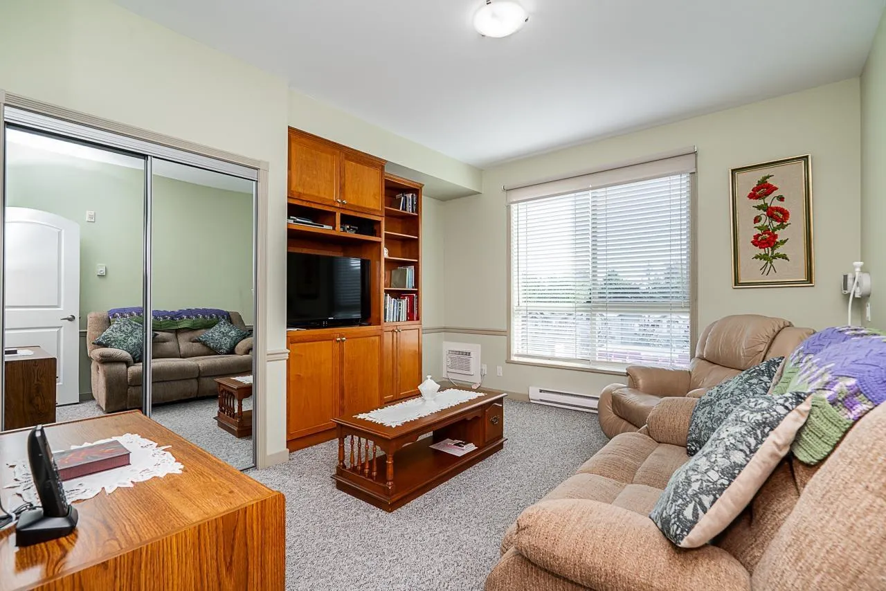 311 33485 SOUTH FRASER WAY