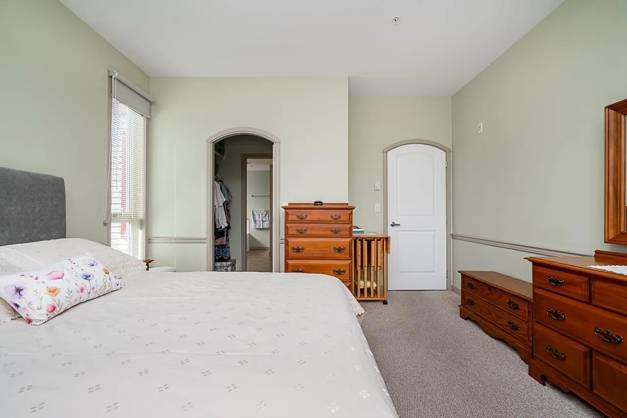 311 33485 SOUTH FRASER WAY