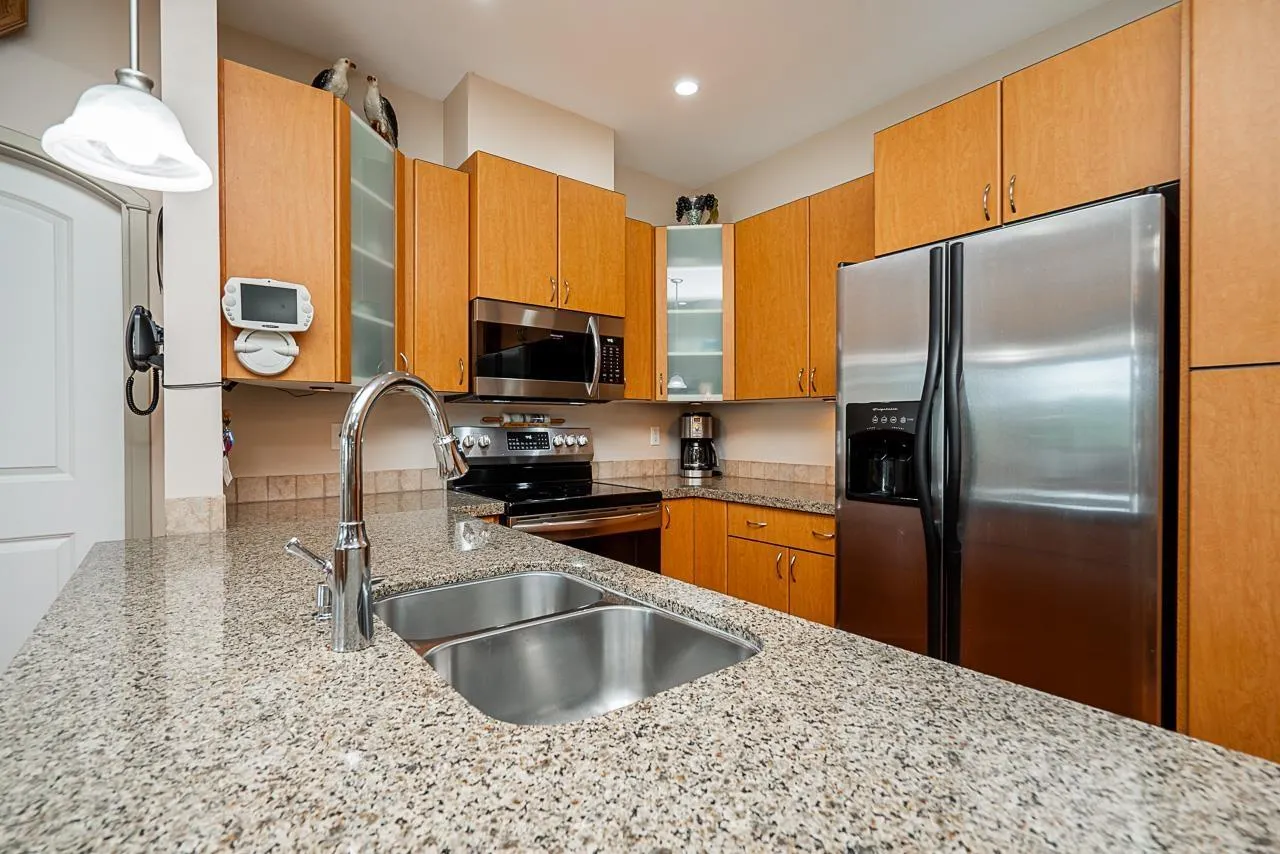 311 33485 SOUTH FRASER WAY