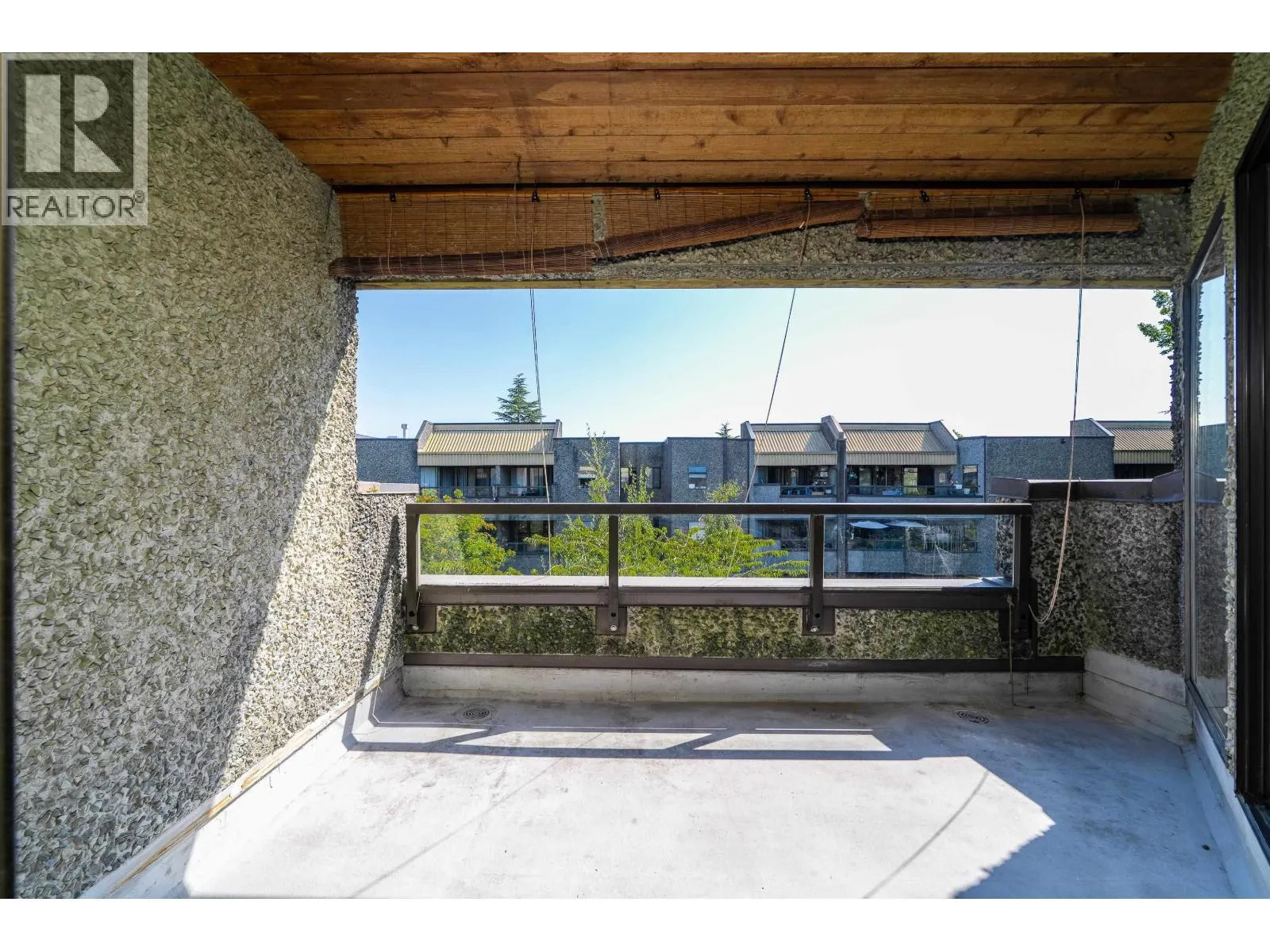 313 8460 ACKROYD ROAD