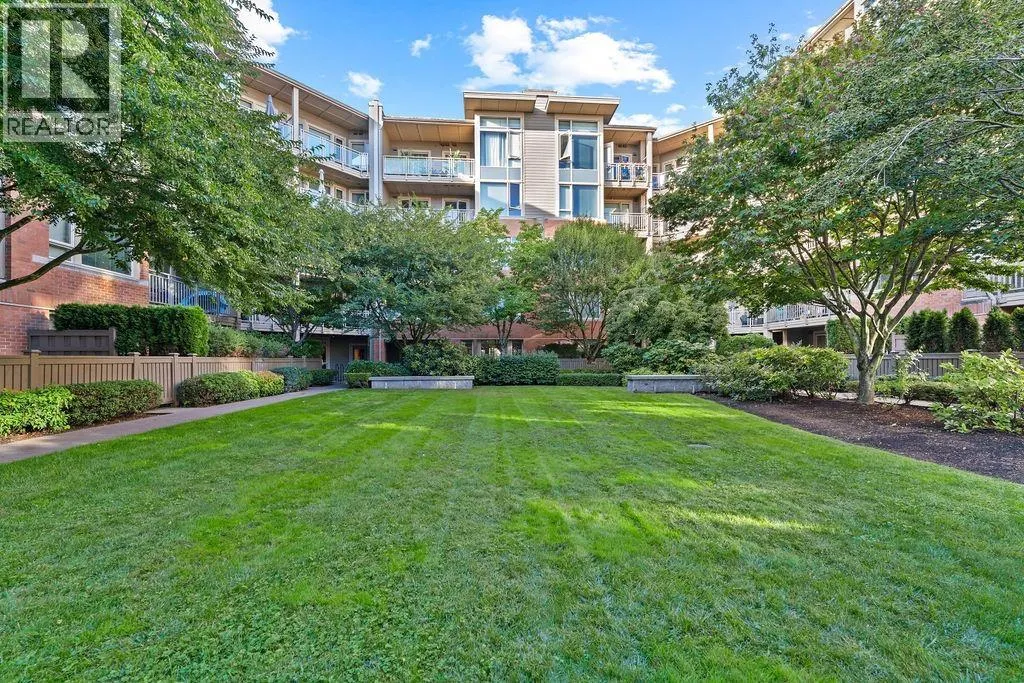 119 W 22ND STREET