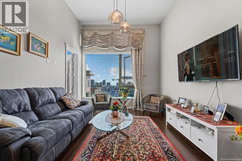 119 W 22ND STREET