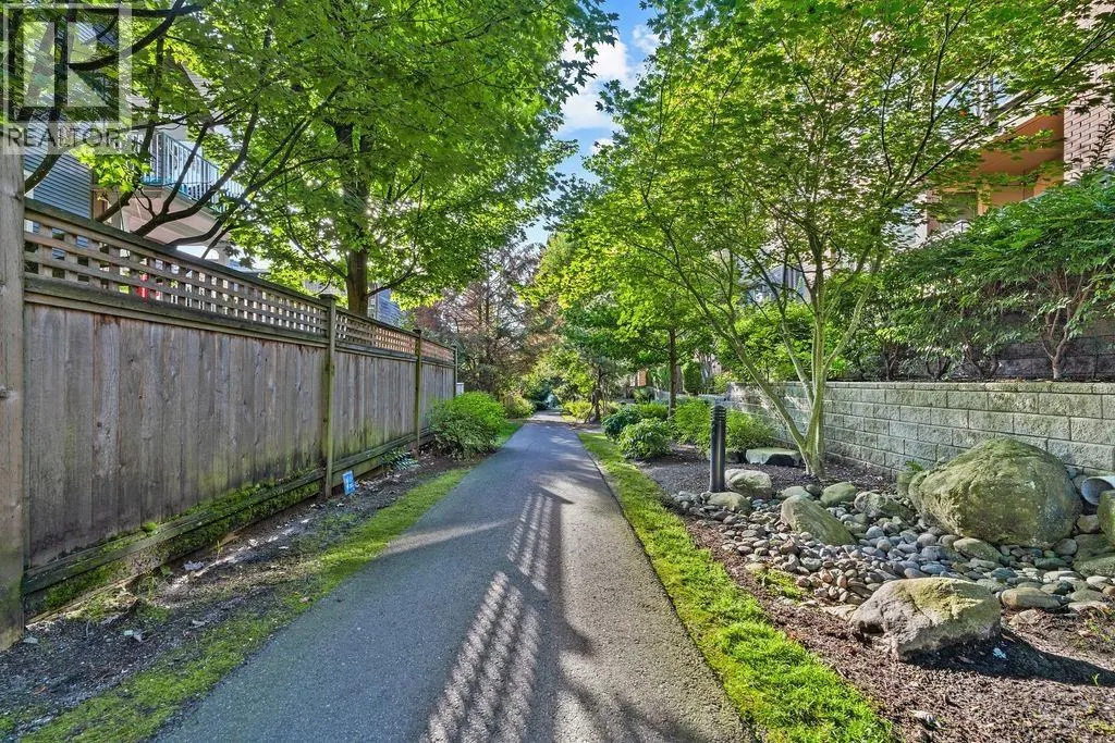 119 W 22ND STREET