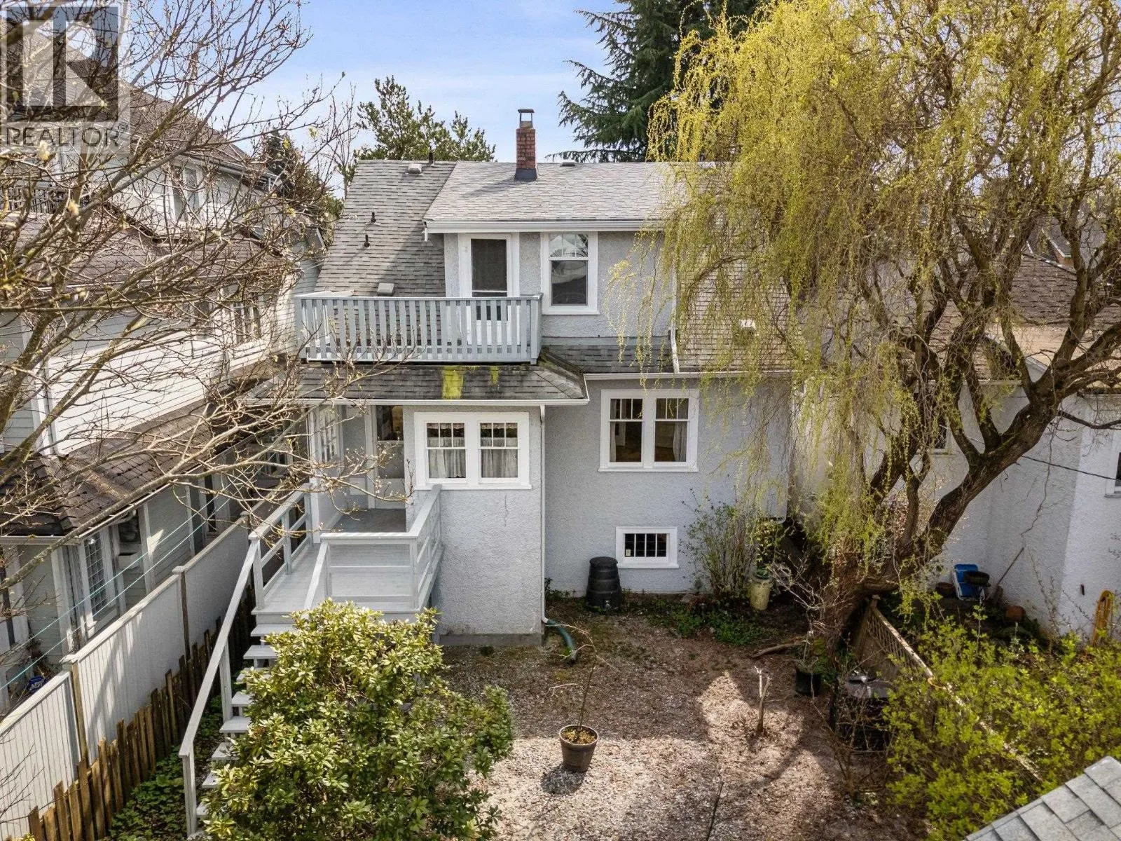 2039 CREELMAN AVENUE