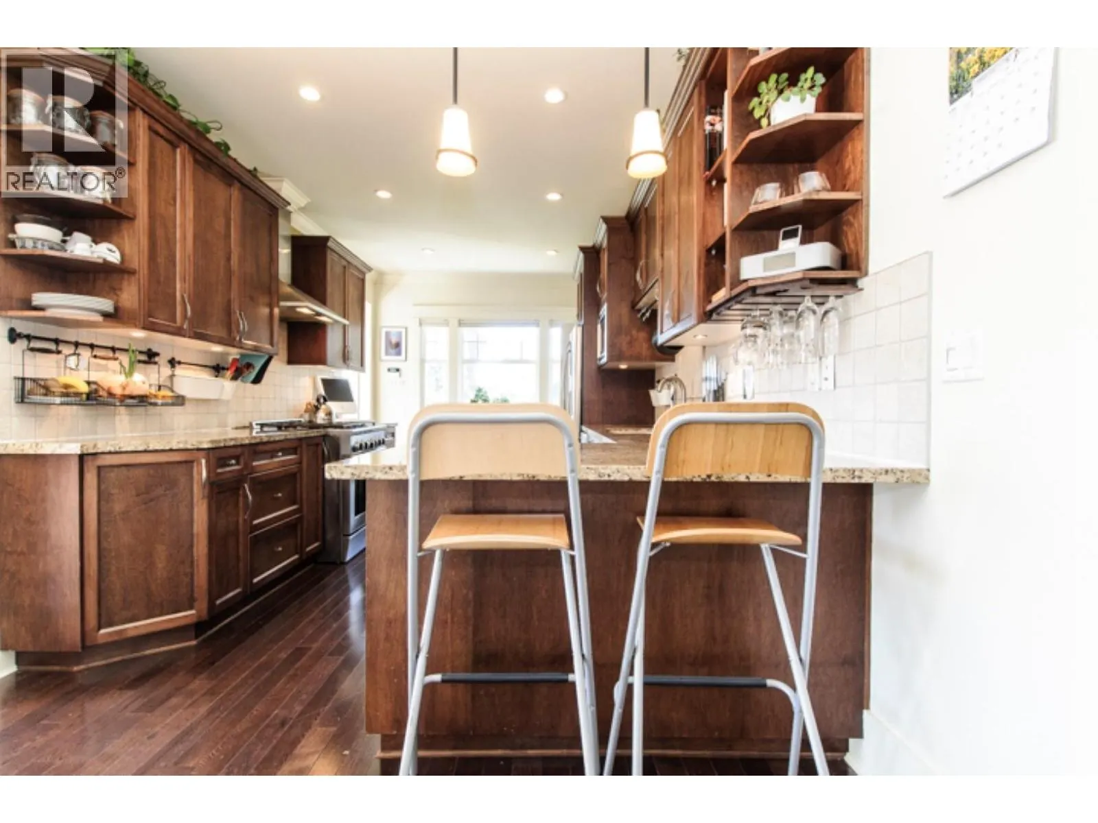 196 W 18TH AVENUE