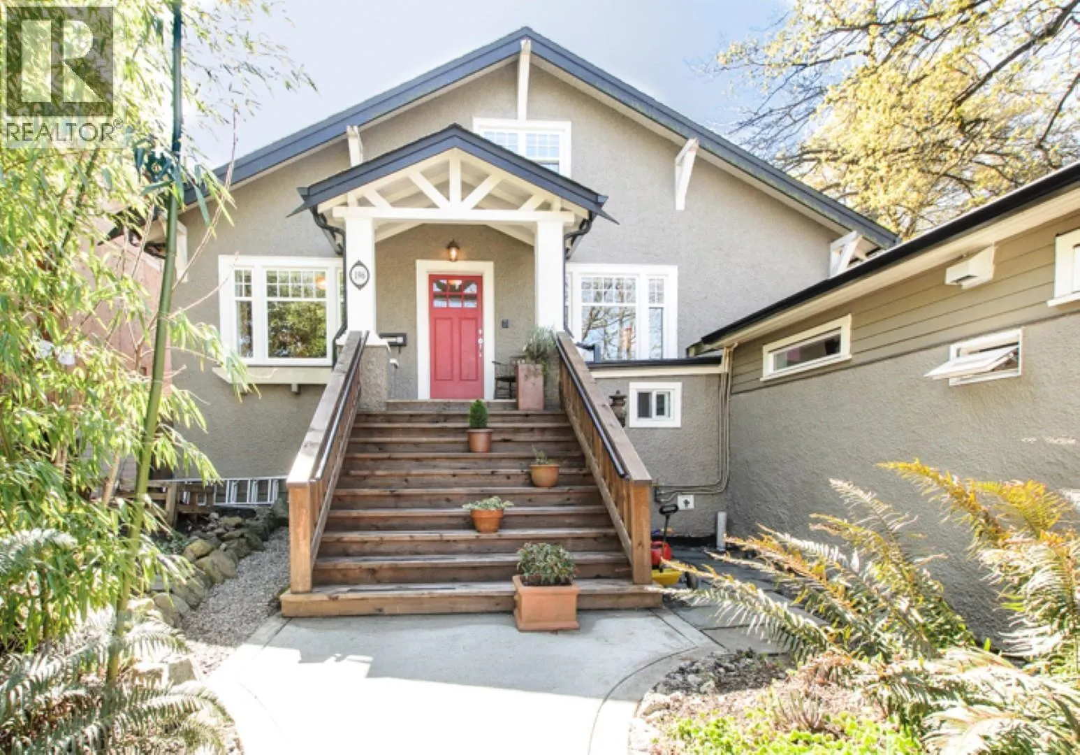 196 W 18TH AVENUE