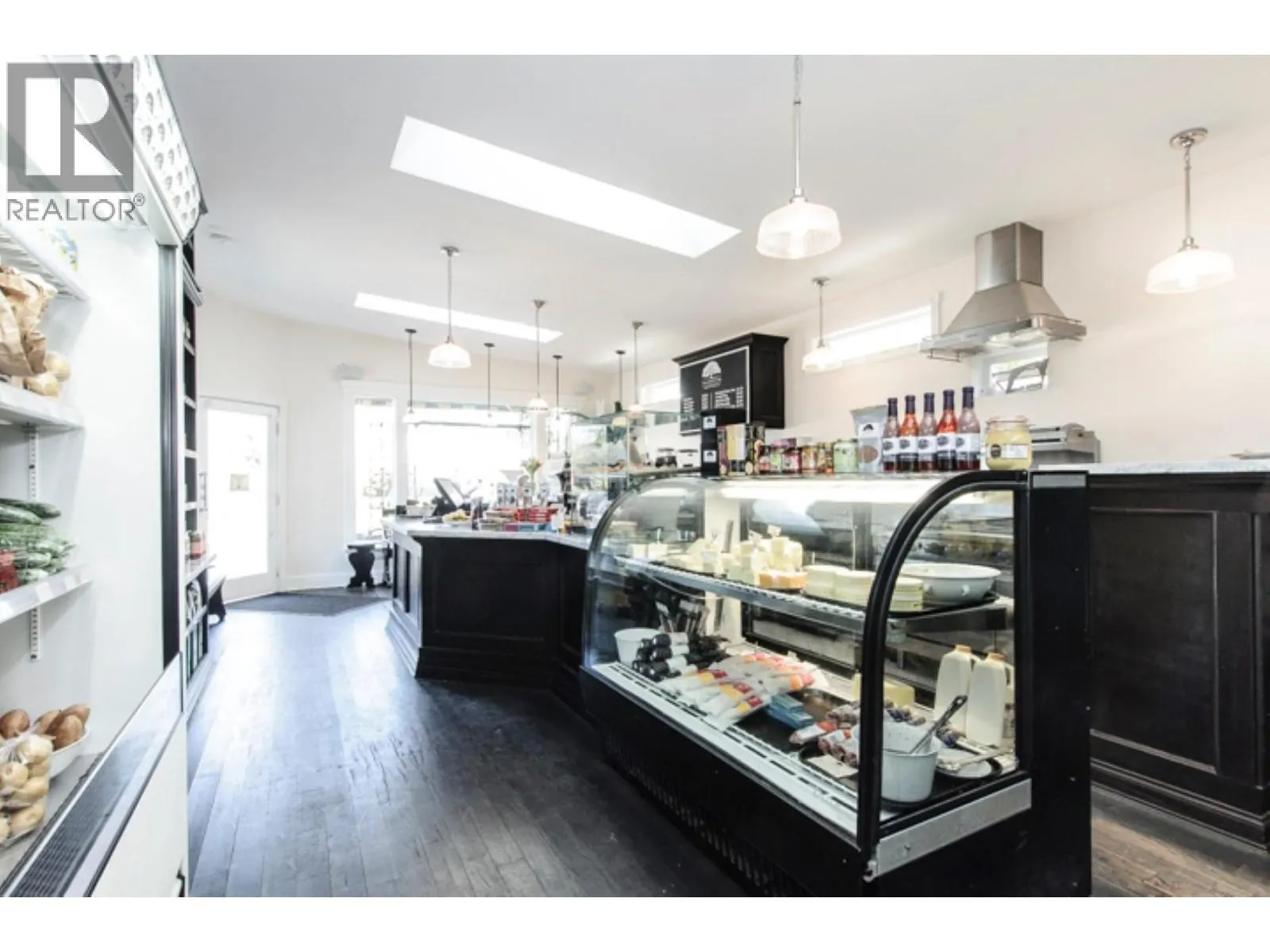 196 W 18TH AVENUE