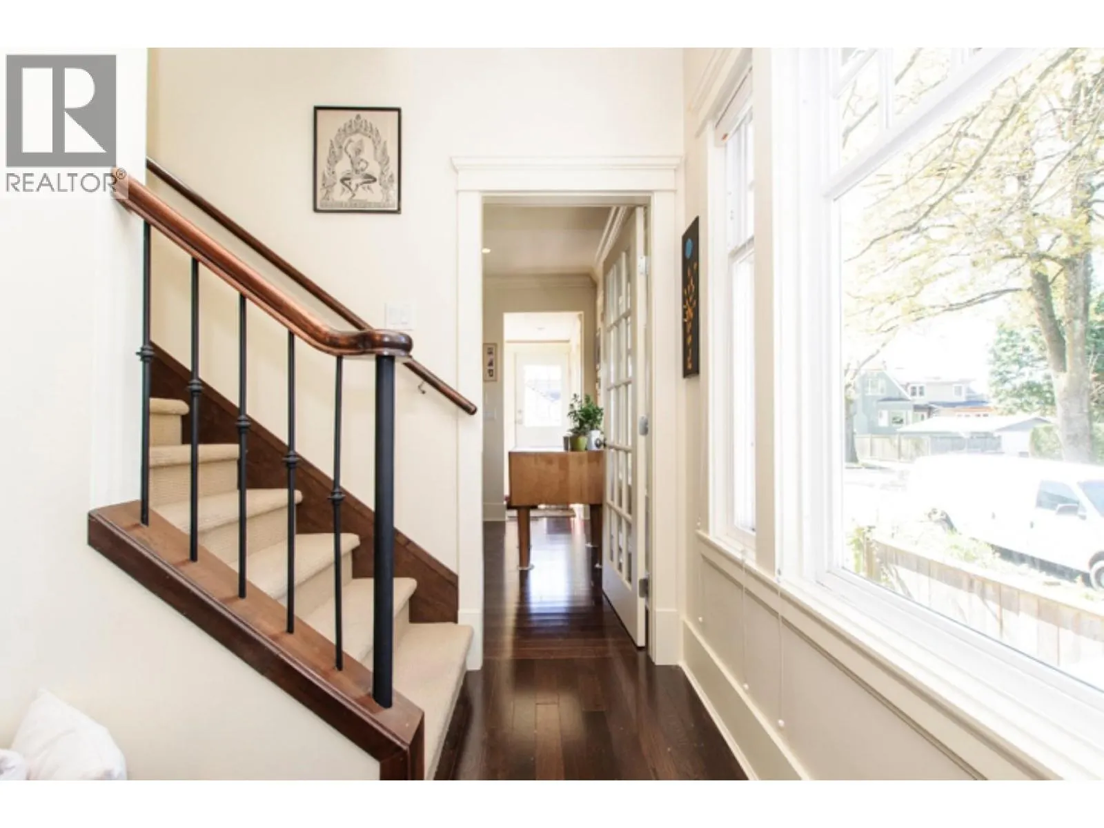 196 W 18TH AVENUE
