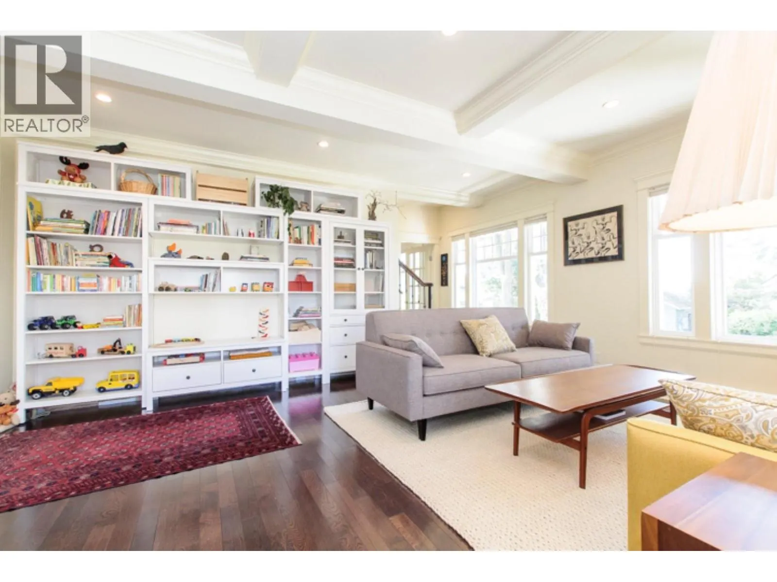 196 W 18TH AVENUE