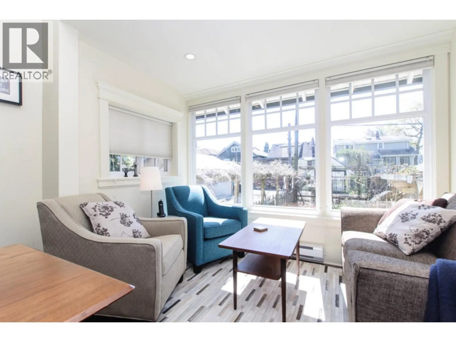 196 W 18TH AVENUE