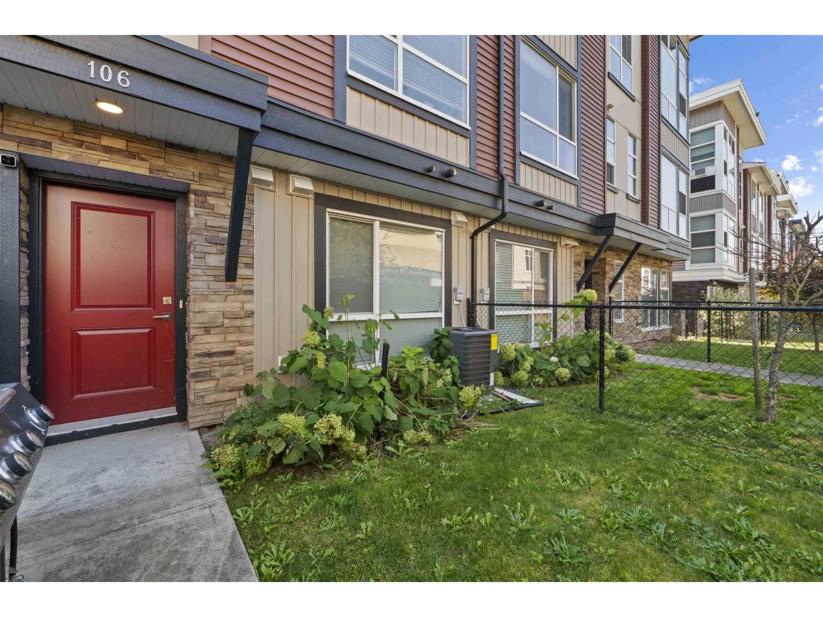 106 8413 MIDTOWN WAY|Chilliwack Proper South