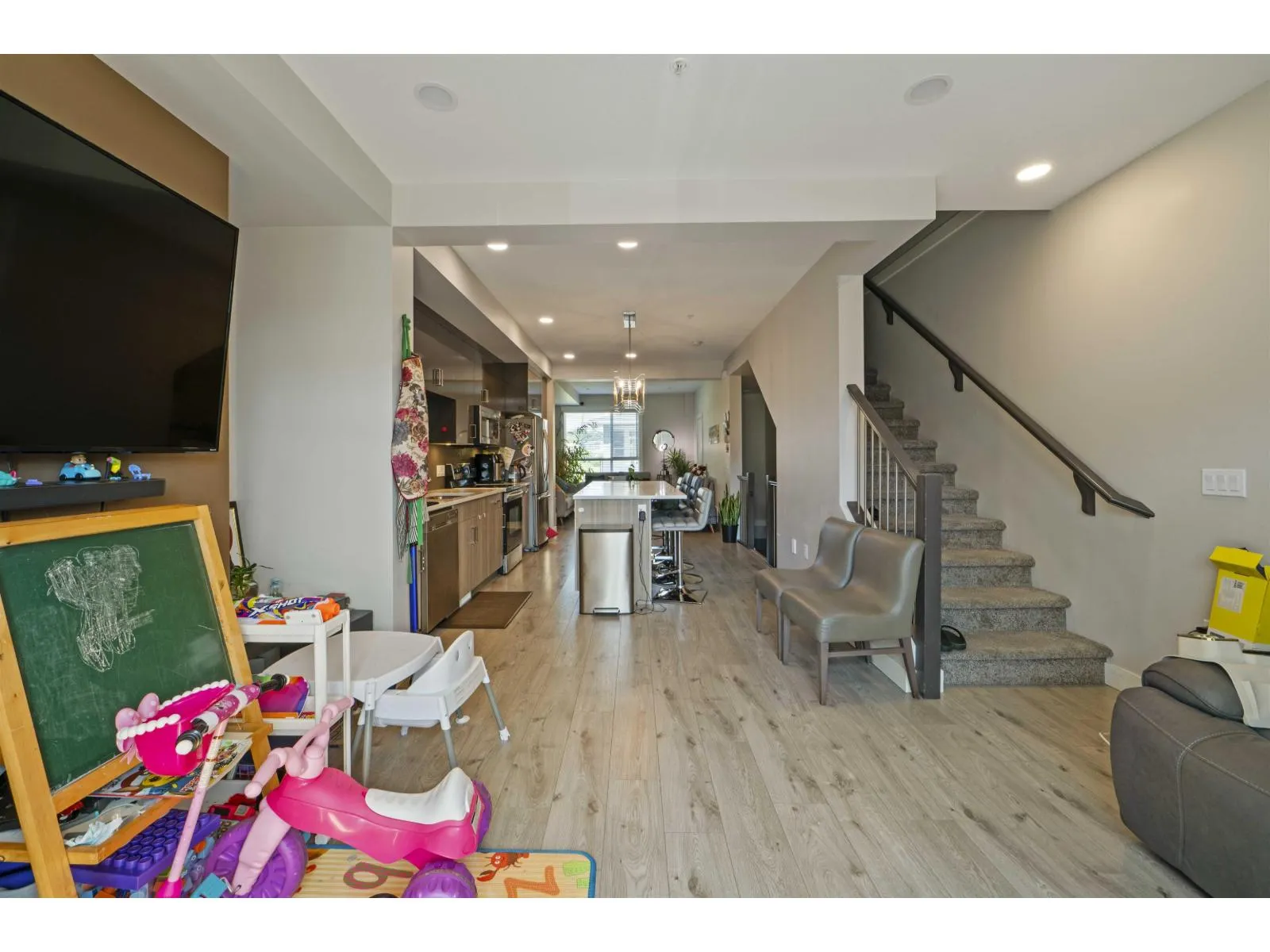 106 8413 MIDTOWN WAY|Chilliwack Proper South