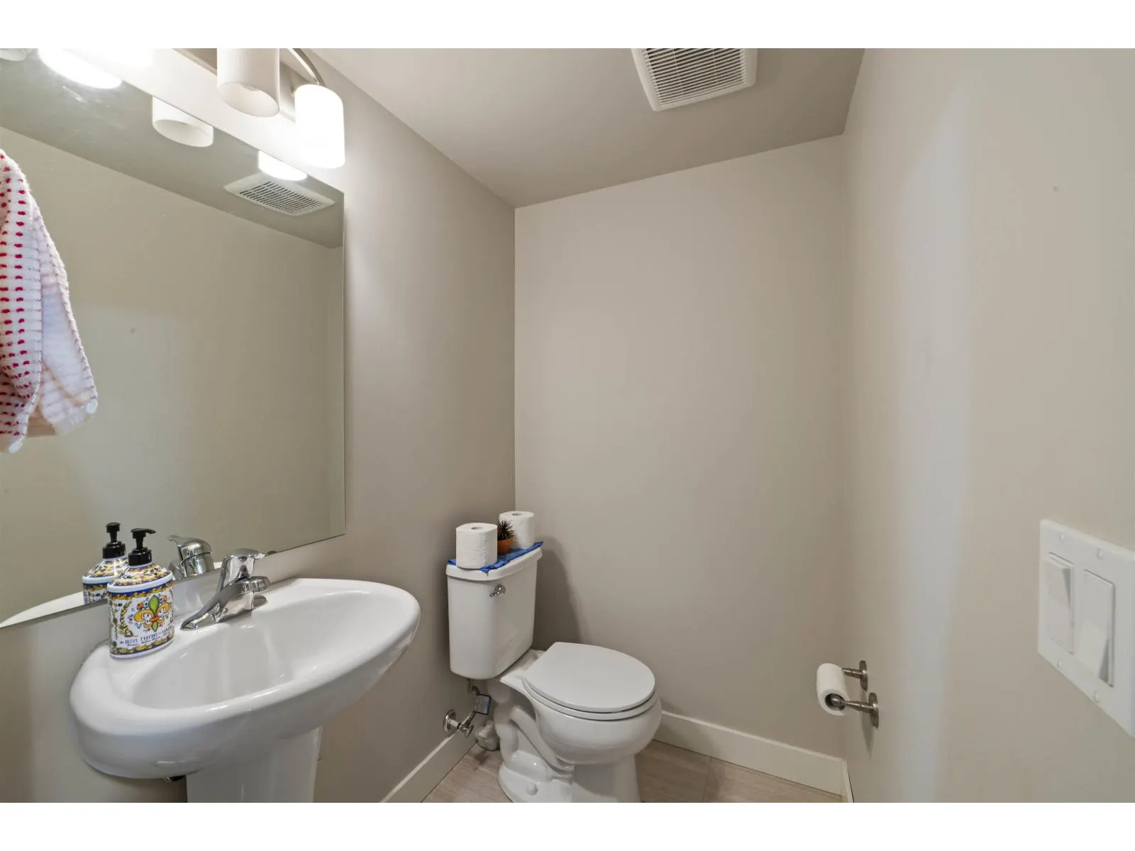 106 8413 MIDTOWN WAY|Chilliwack Proper South