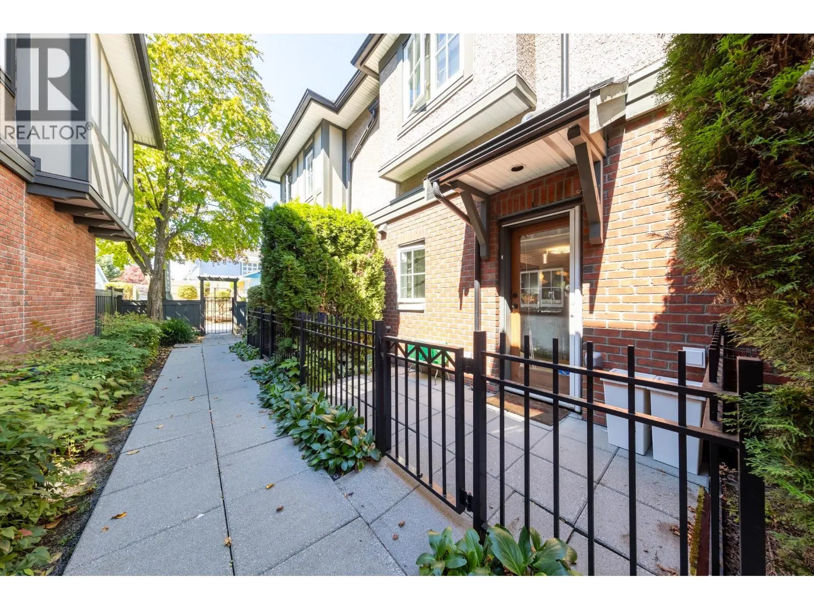 1016 W 45TH AVENUE