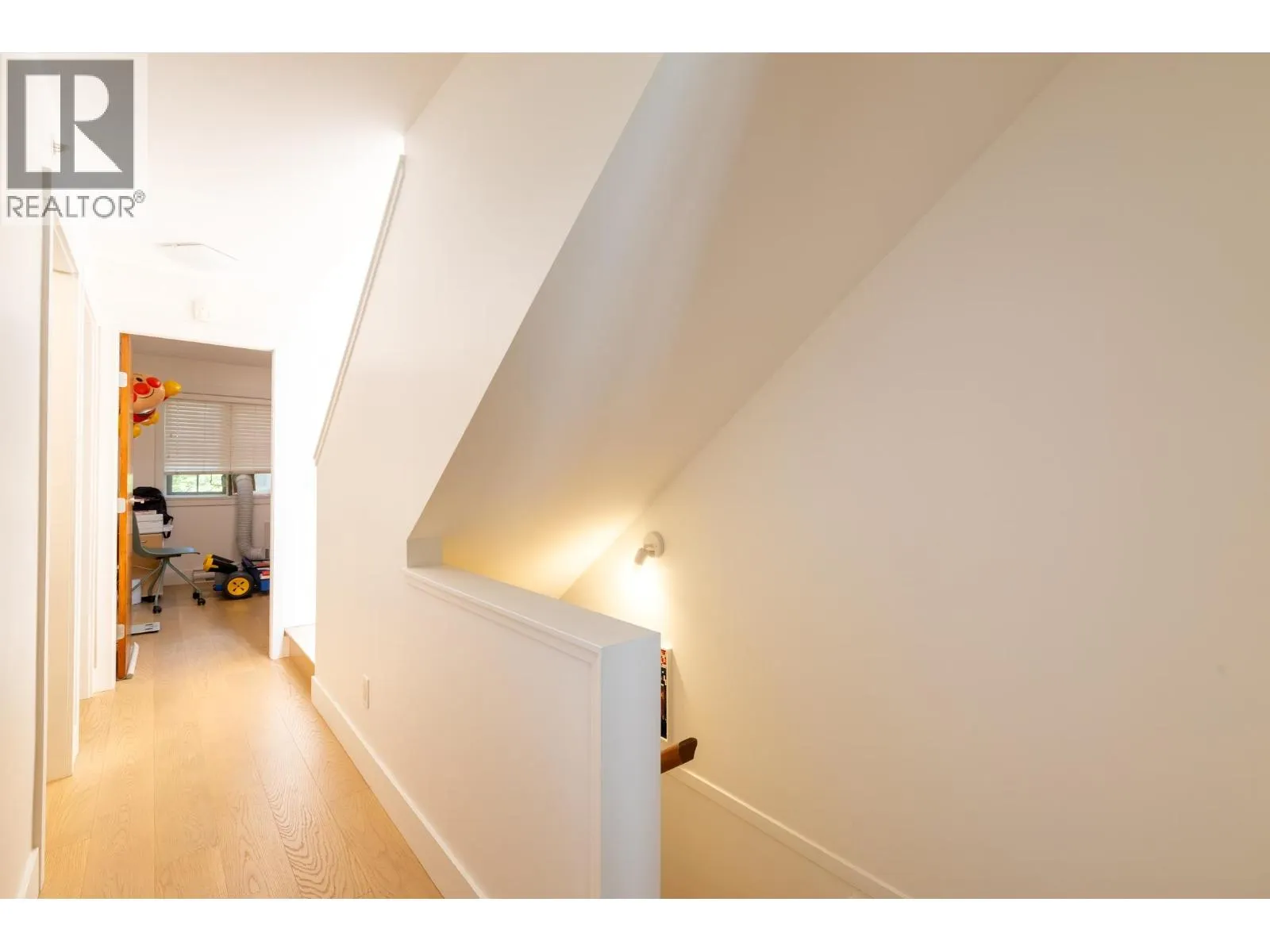 1016 W 45TH AVENUE