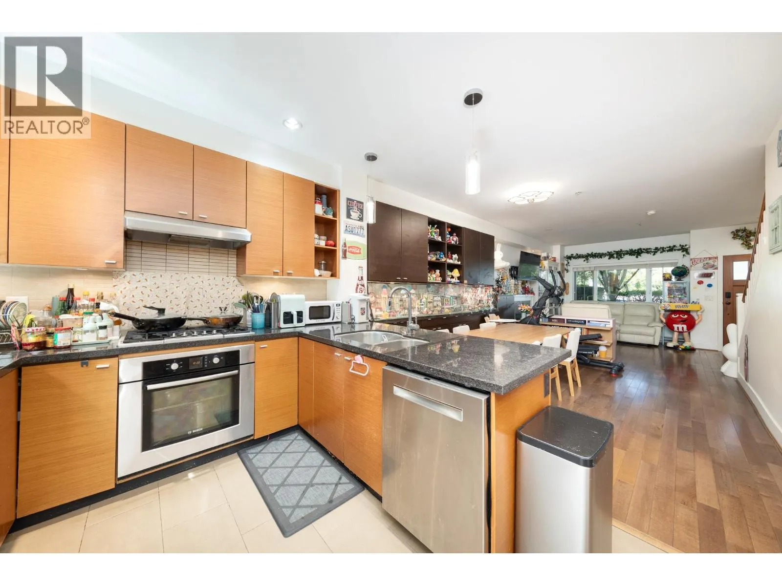 1016 W 45TH AVENUE