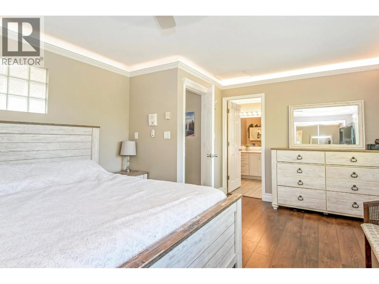 24 1238 EASTERN DRIVE