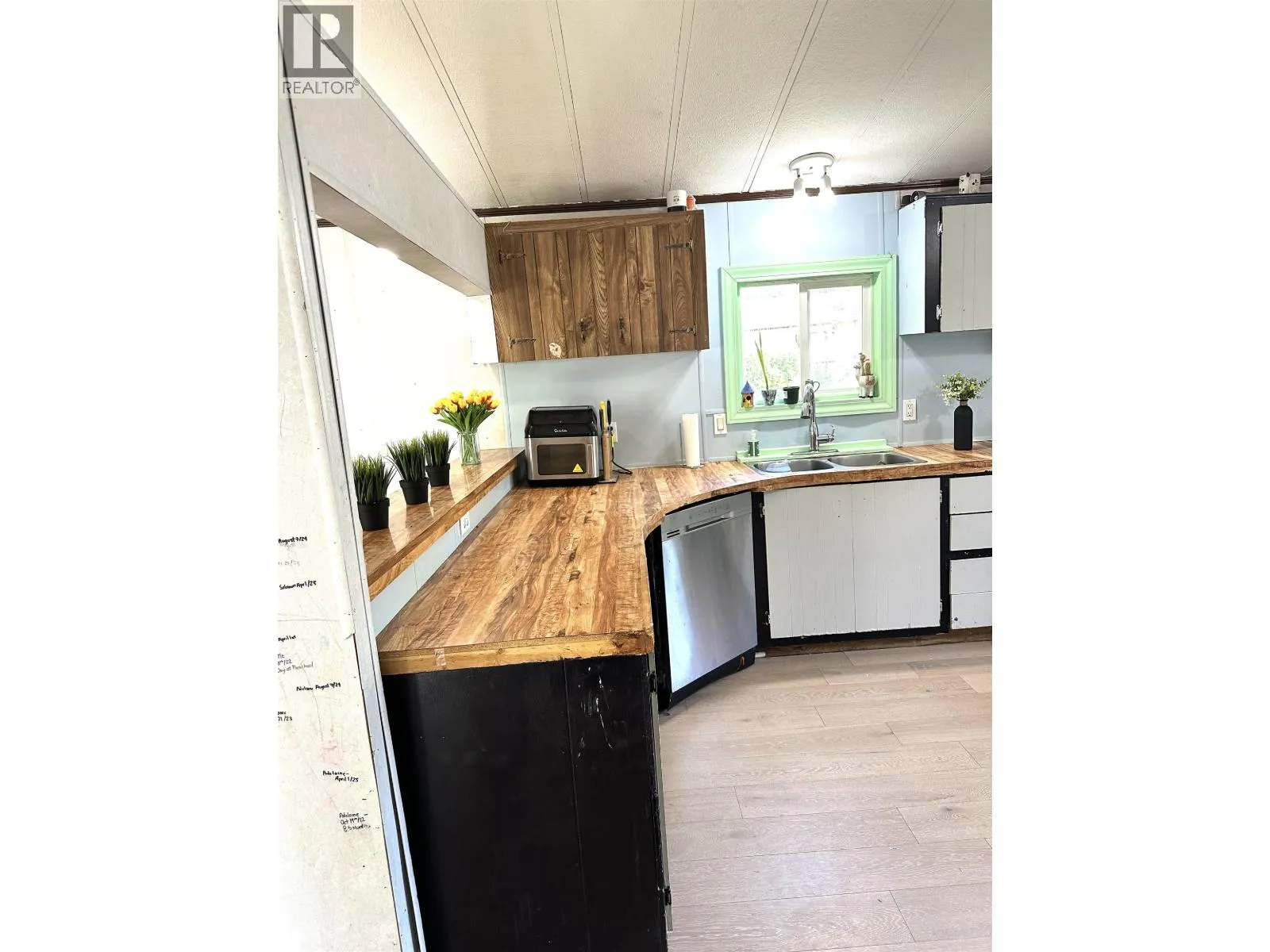 2020 E KENWORTH ROAD