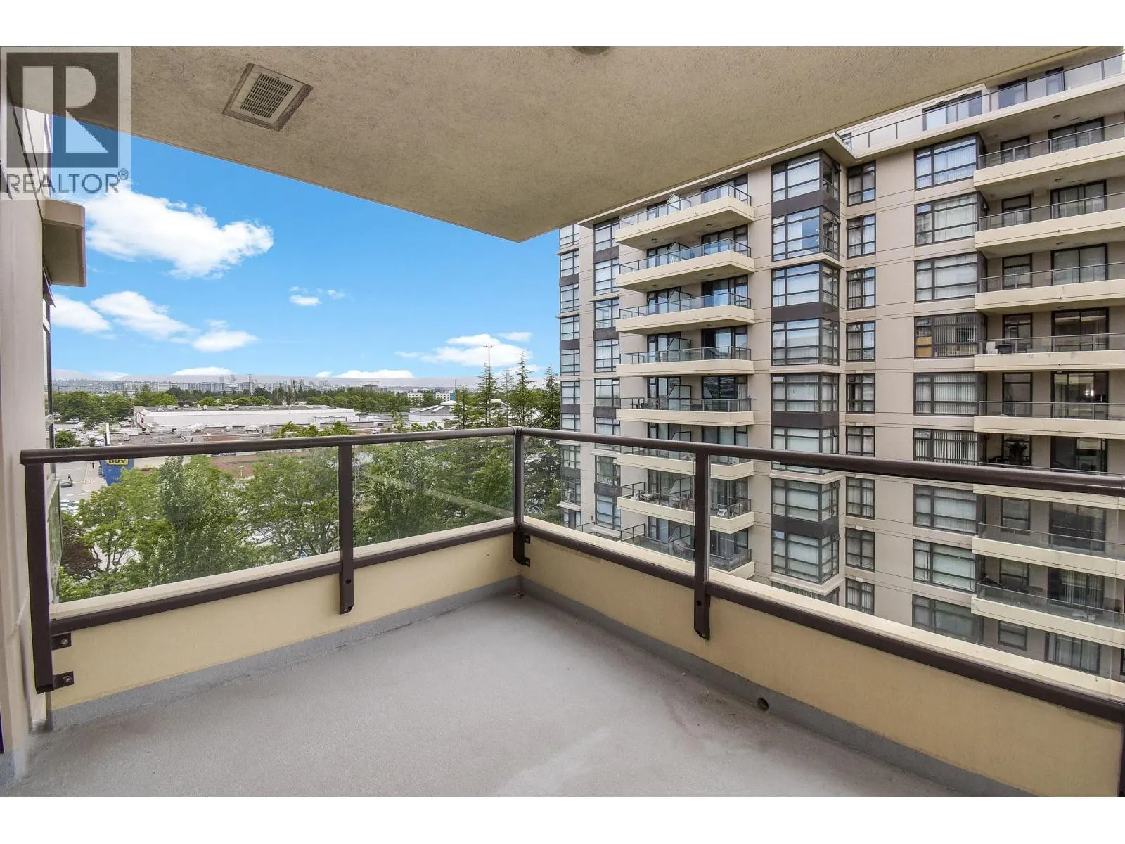 804 8120 LANSDOWNE ROAD