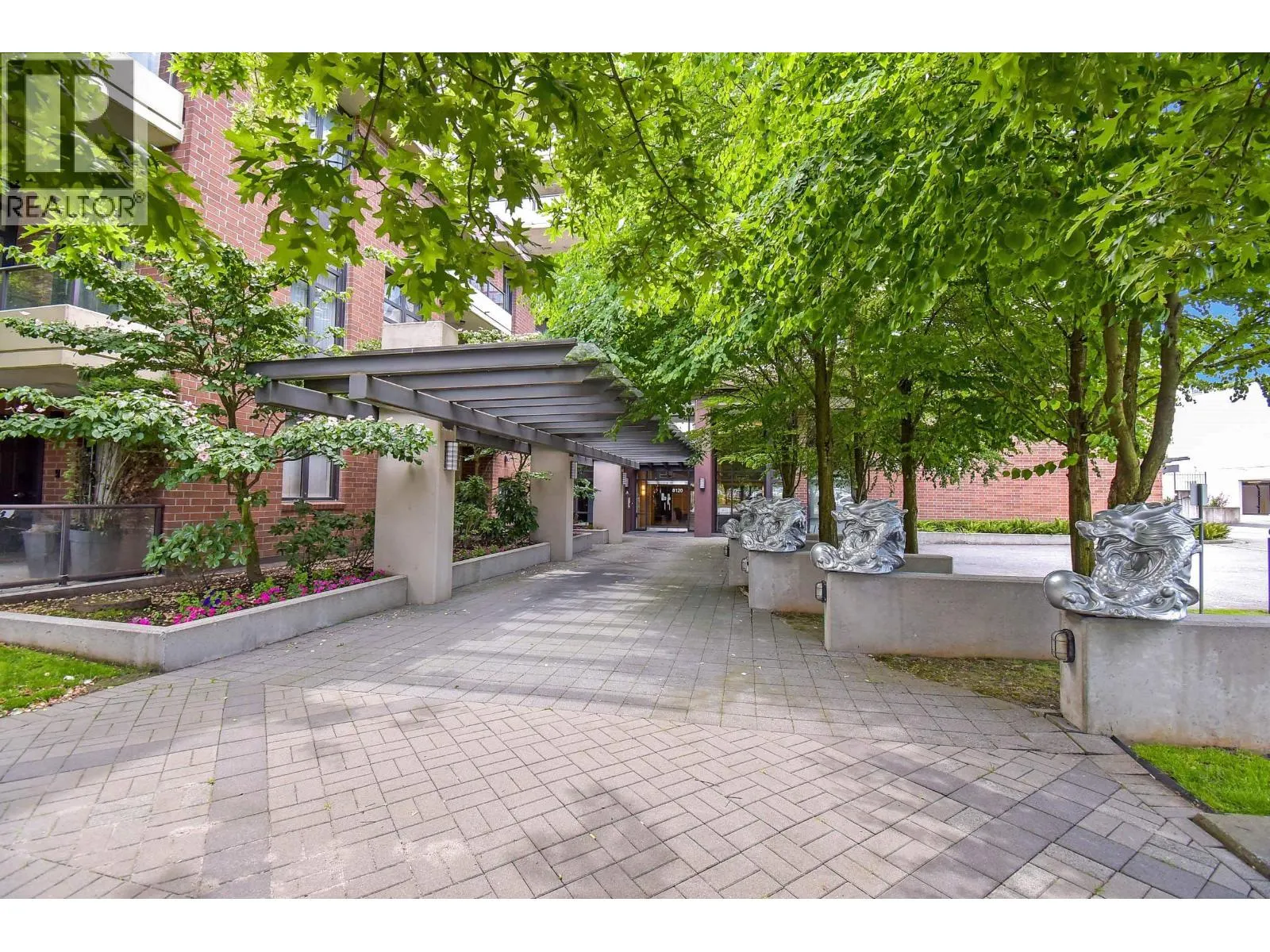 804 8120 LANSDOWNE ROAD